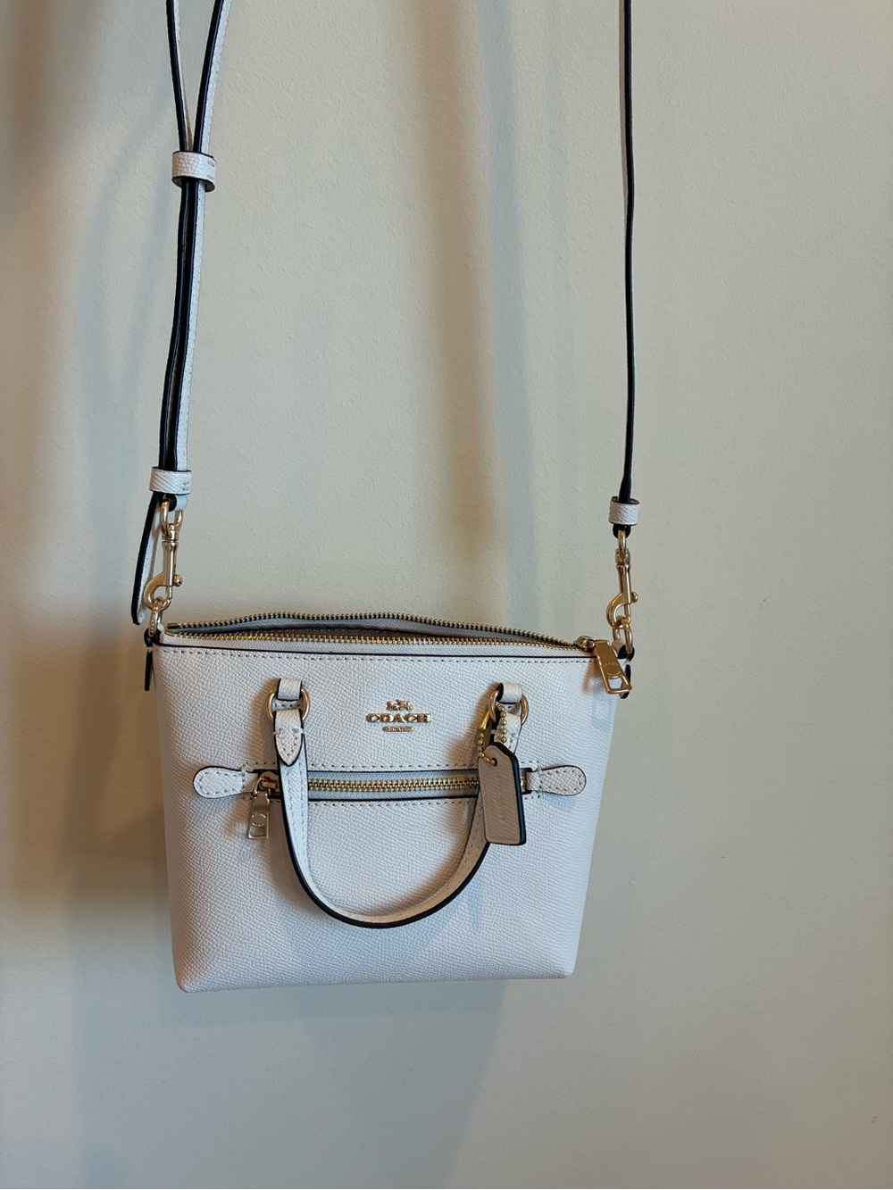 Coach C9948 Mini Gallery Crossbody in Gold/Chalk - Picture 2 of 8